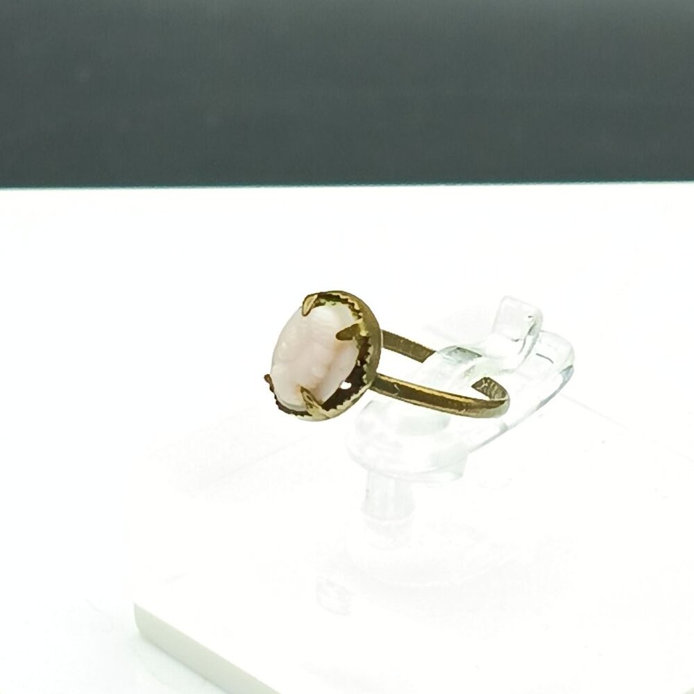Vintage Gold Tone Pink Cameo Child Ring Size 3 with Oval Face Profile Design Mar - Picture 3 of 5